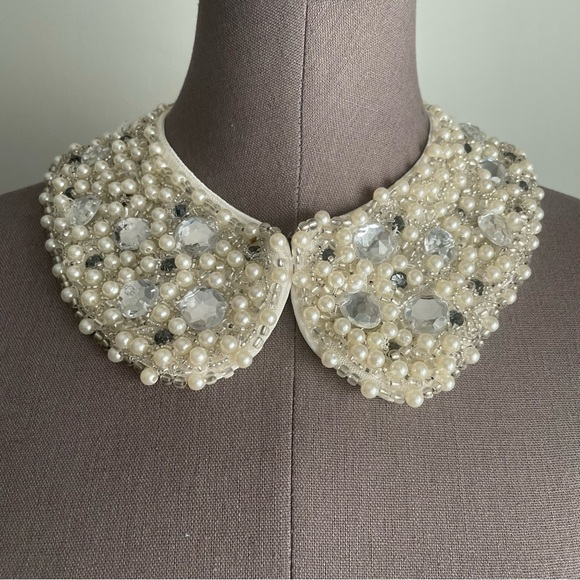 H&M Accessories - Elegant Pearl and Crystal beaded Collar Necklace